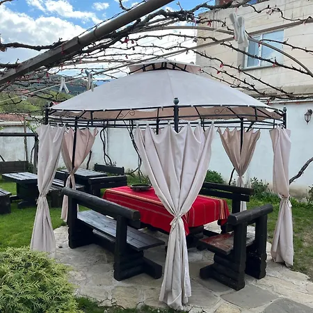 Bayrakova Guest house *