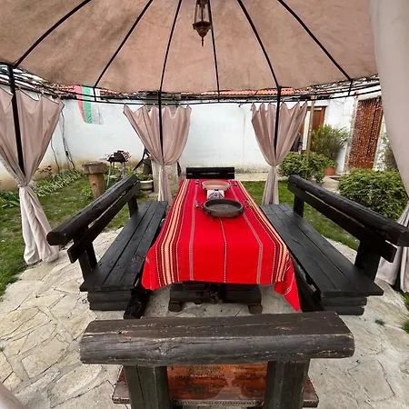 招待所 Bayrakova 多布里尼什特