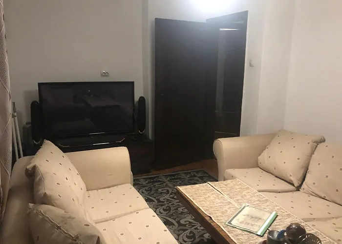 게스트하우스 Bayrakova *